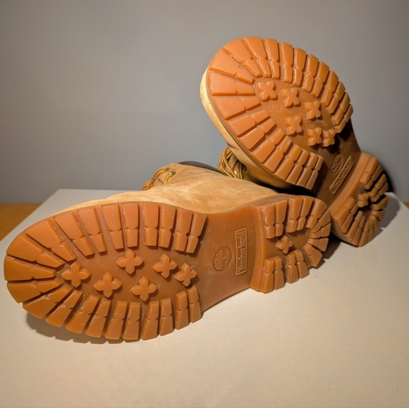 Timberland premium 6in waterproof boots - woman's US size 9 1/2 - Picture 6 of 7